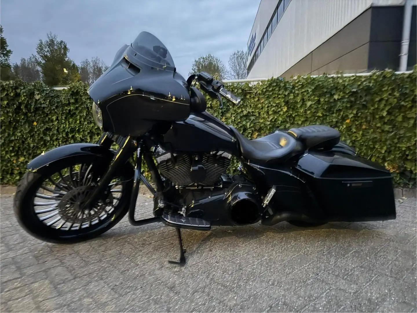 Harley-Davidson Tour Glide 103 FLHXS Street Special bagger - 2