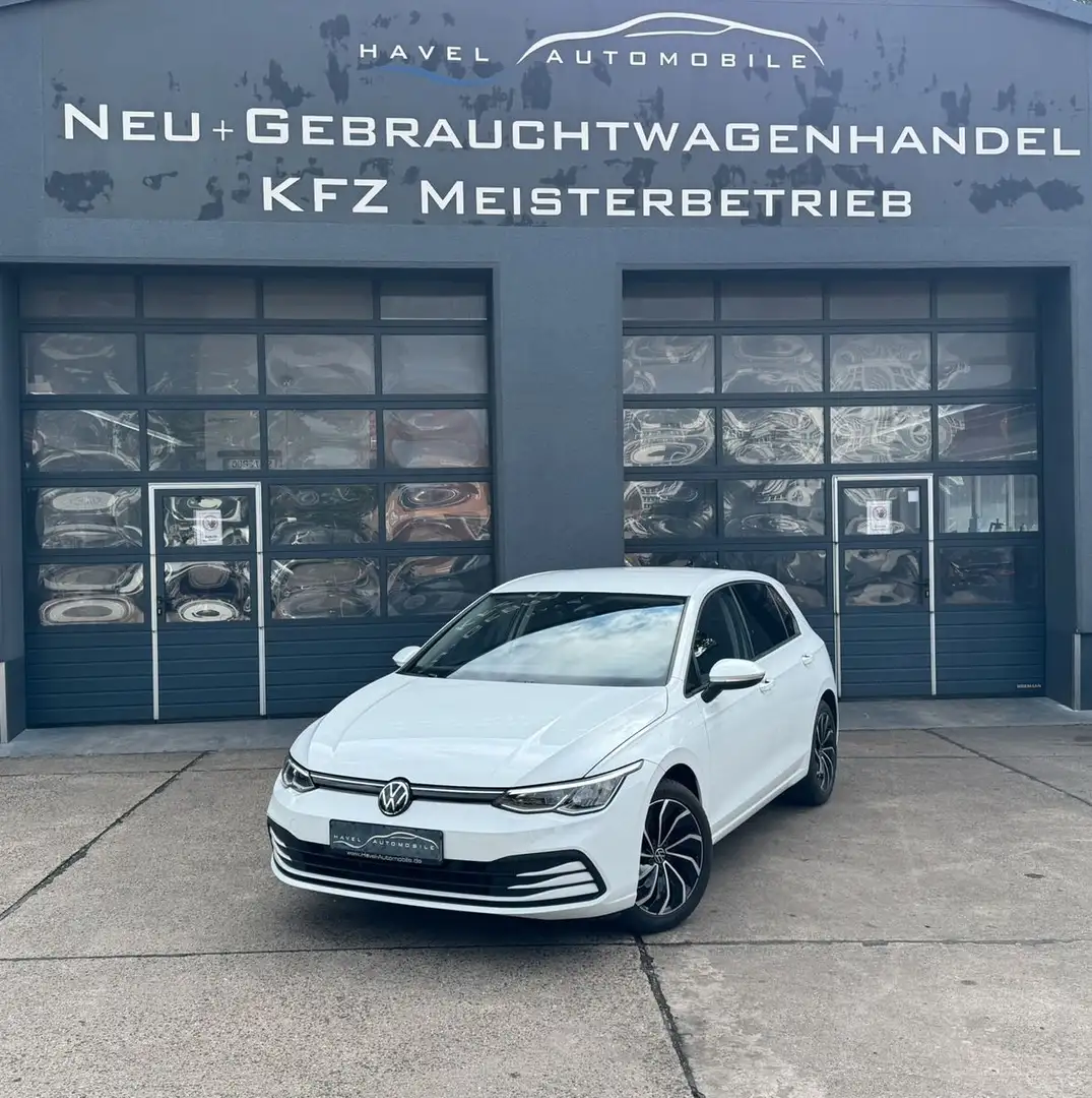Volkswagen Golf VIII 1.5 TSI Life | LED | RückfK | behLenkr Weiß - 1