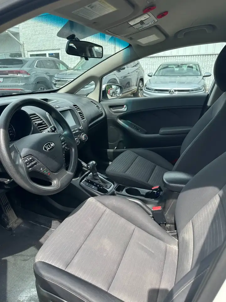 Kia Forte снимка Kia Forte