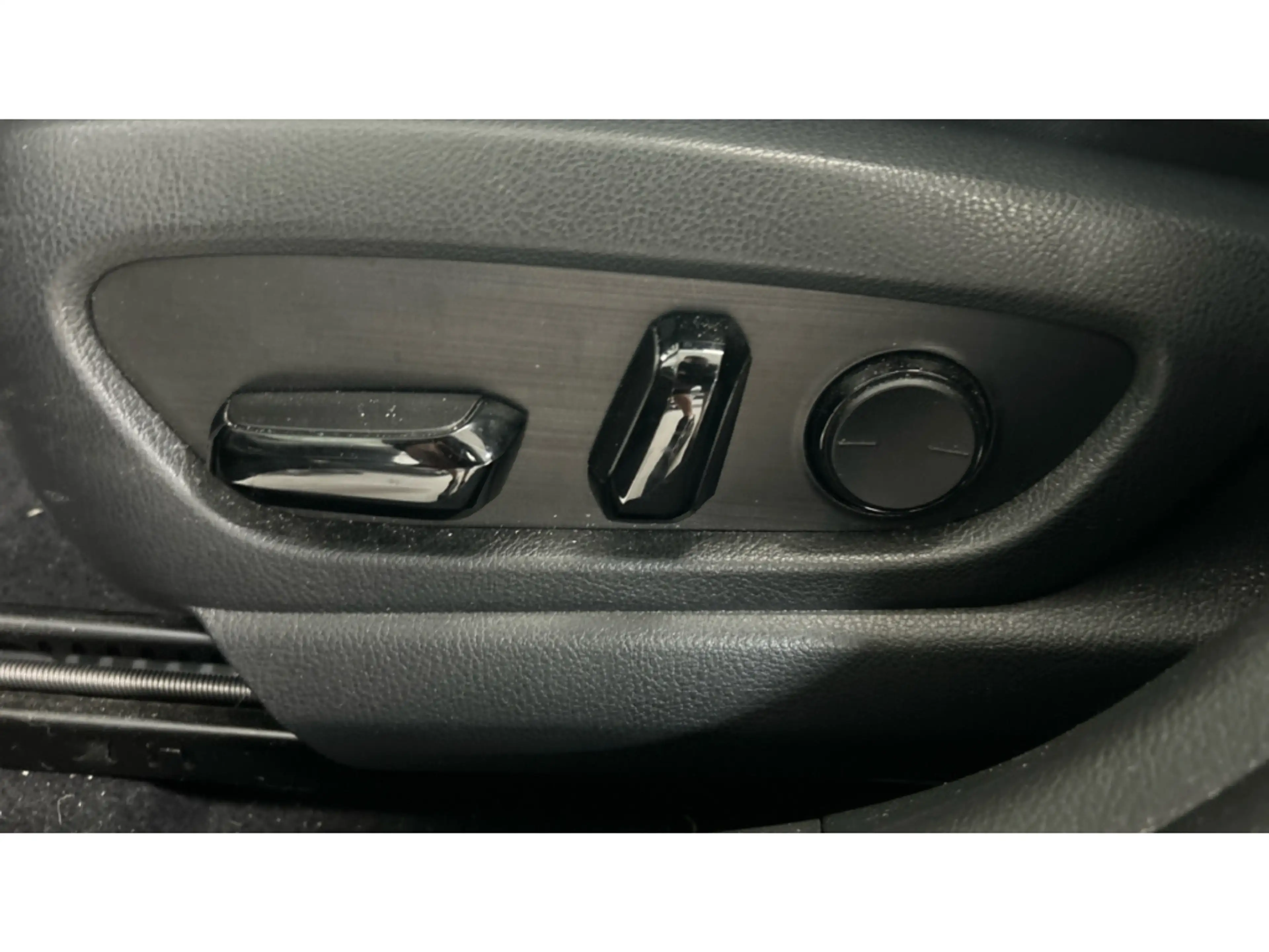 Lexus UX 300e Premium Kamera App-Navi LED Leder Sitzklima — photo 12