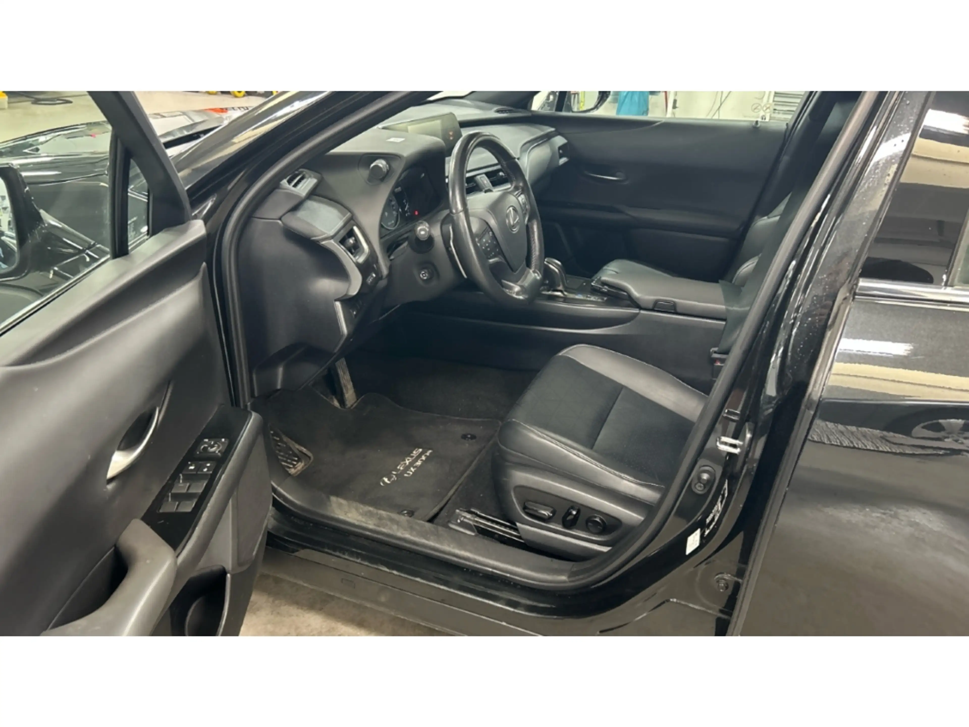 Lexus UX 300e Premium Kamera App-Navi LED Leder Sitzklima — photo 5