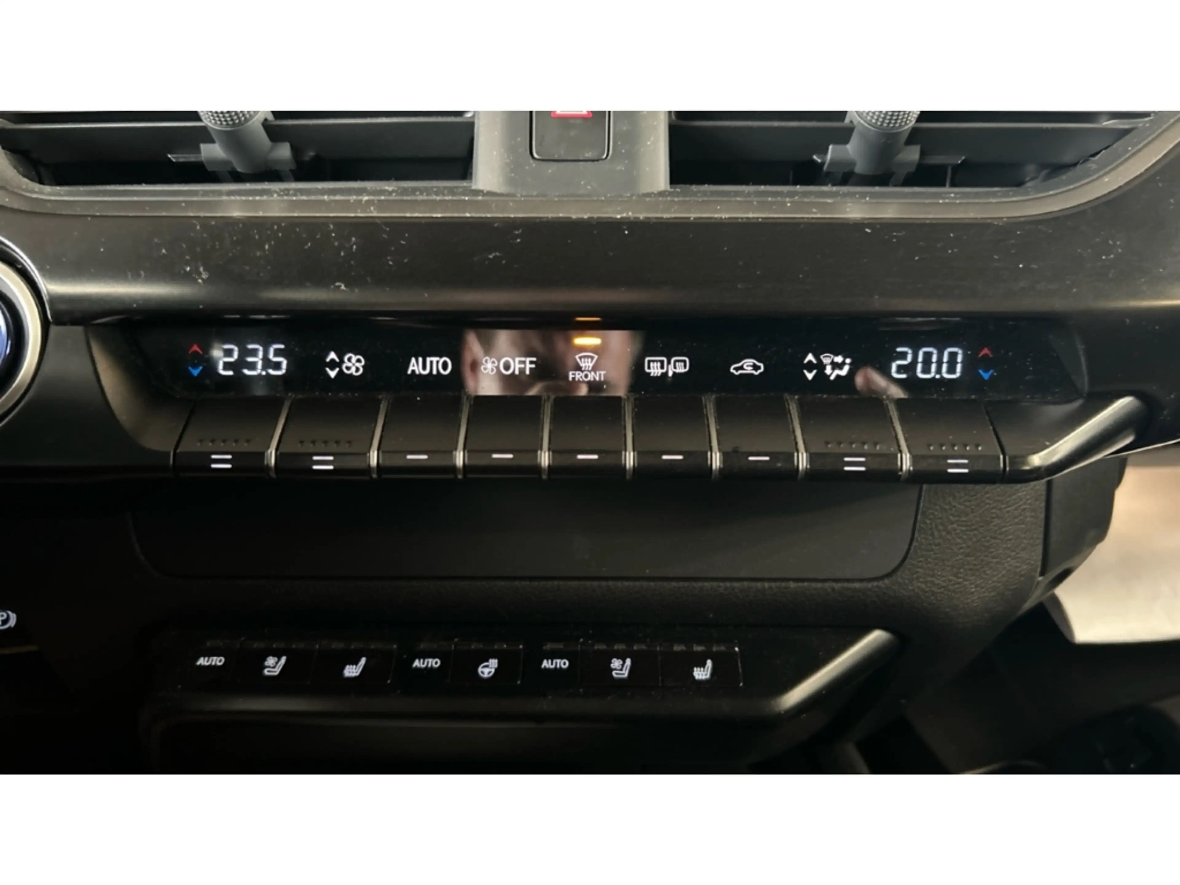 Lexus UX 300e Premium Kamera App-Navi LED Leder Sitzklima — photo 10