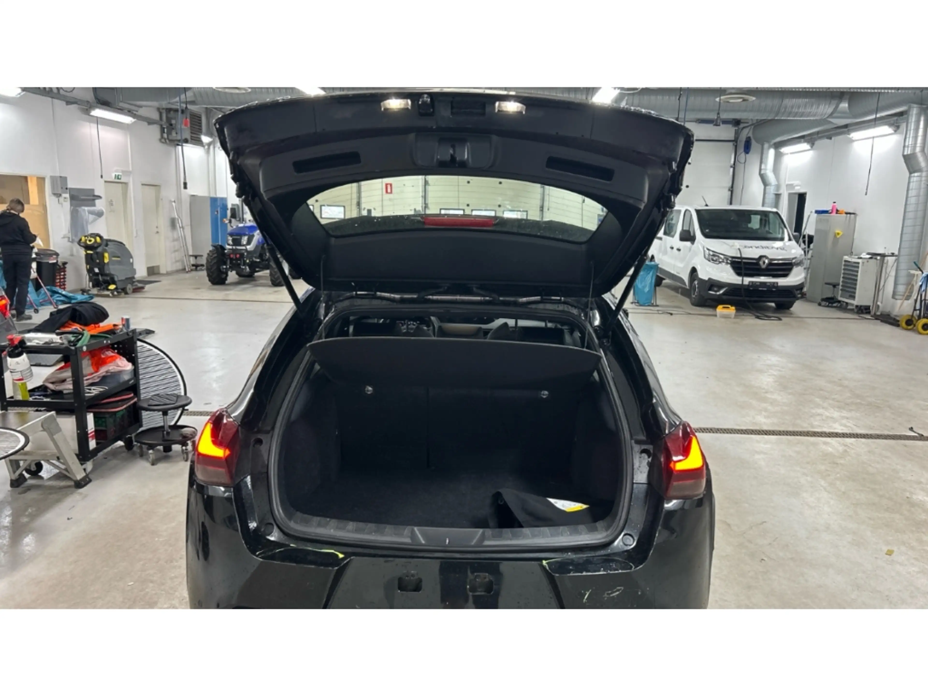 Lexus UX 300e Premium Kamera App-Navi LED Leder Sitzklima — photo 15