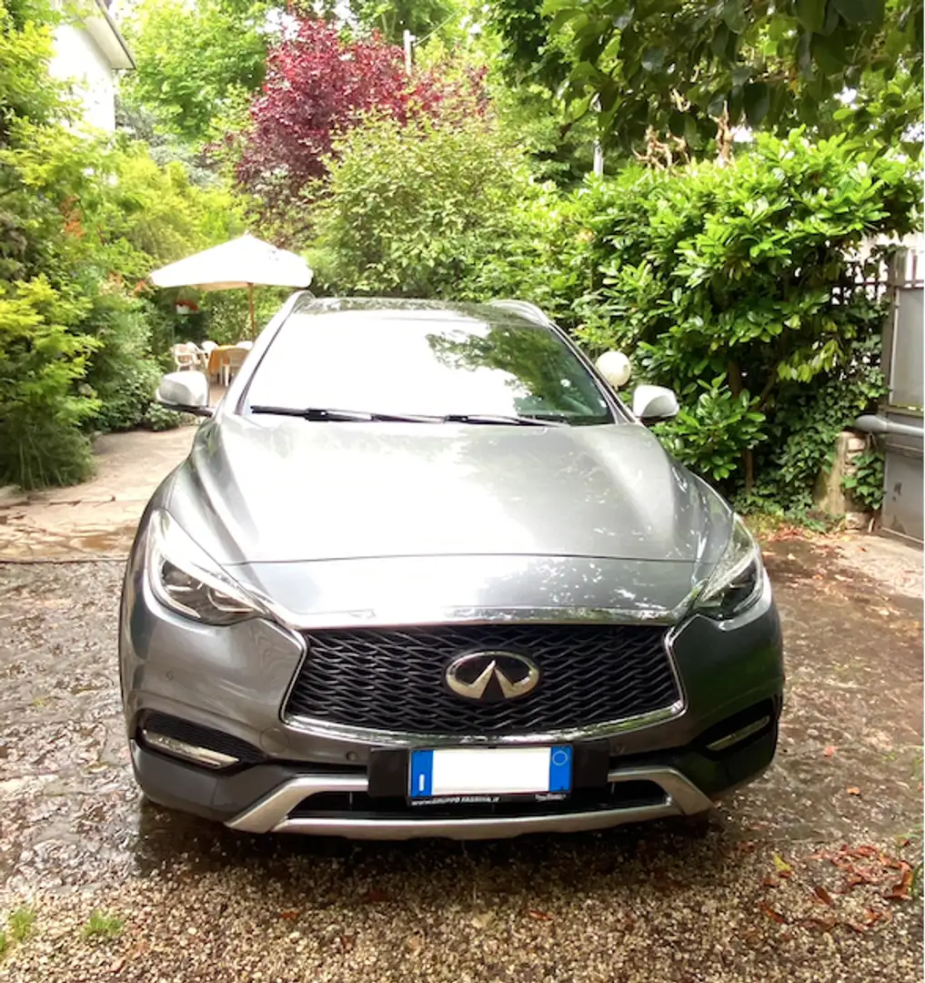 Infiniti QX30 QX30 2.2d Premium Tech awd dct Grau - 2