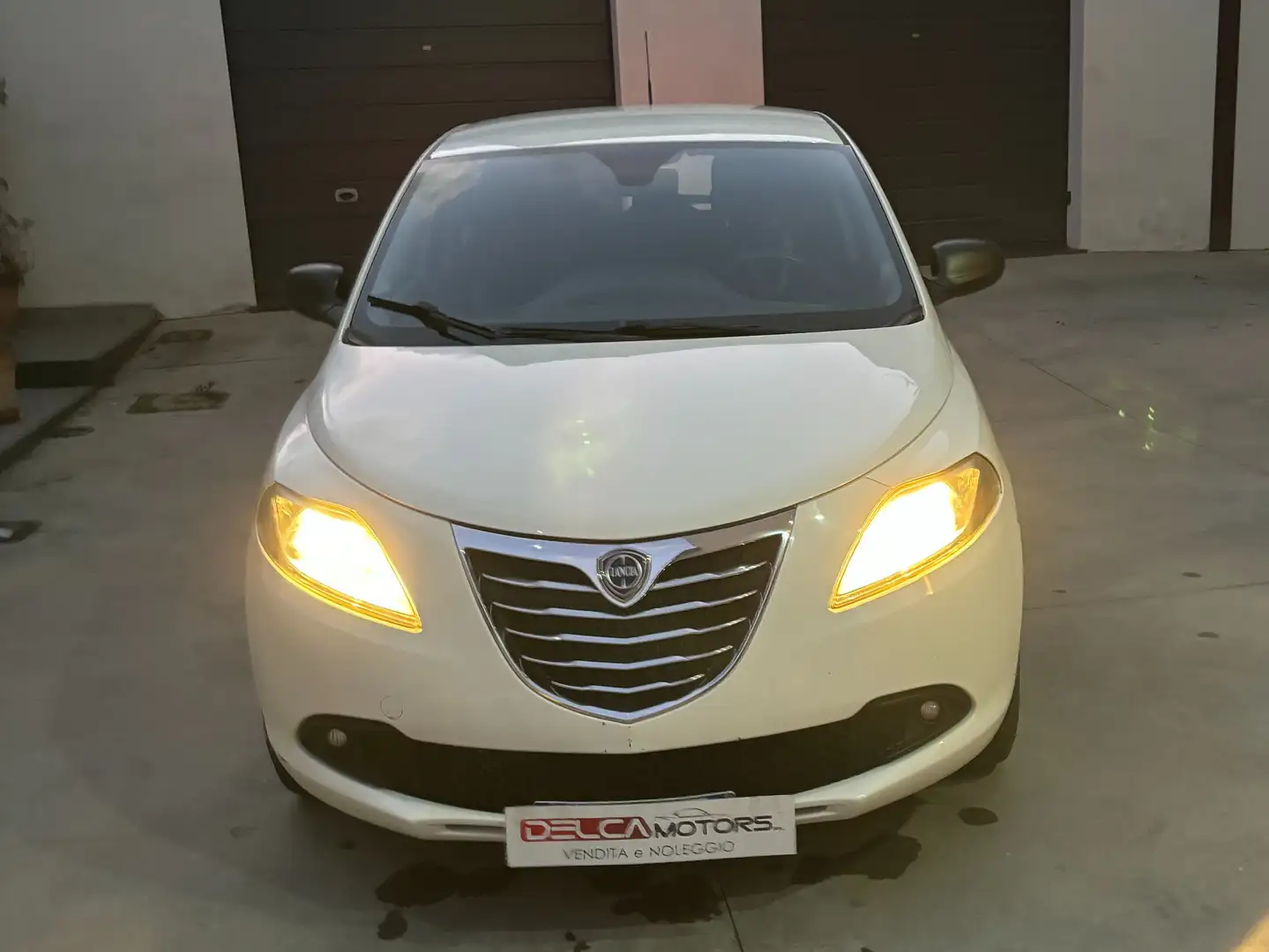 Lancia Ypsilon Ypsilon 1.3 mjt Silver c/clima s Weiß - 1