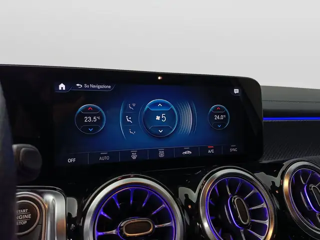 Mercedes-Benz GLB view 15