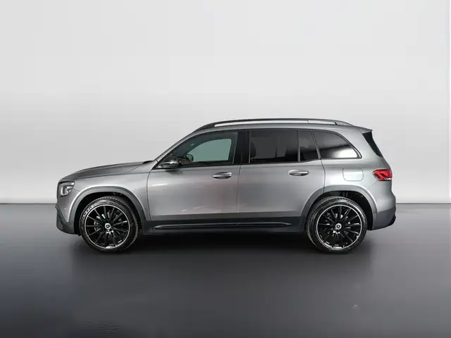 Mercedes-Benz GLB view 6