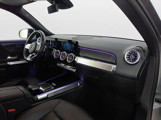 Mercedes-Benz GLB view 10