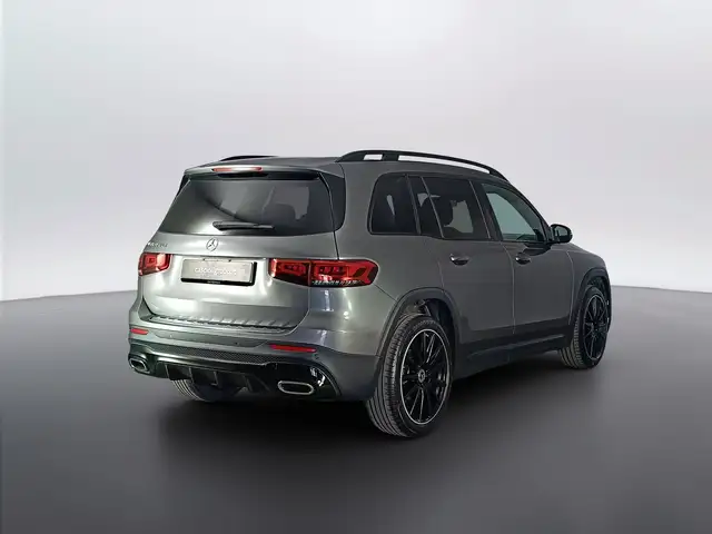 Mercedes-Benz GLB view 4