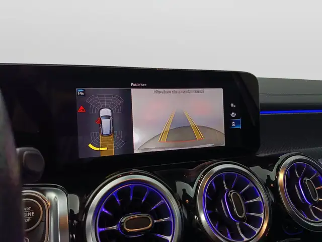 Mercedes-Benz GLB view 14