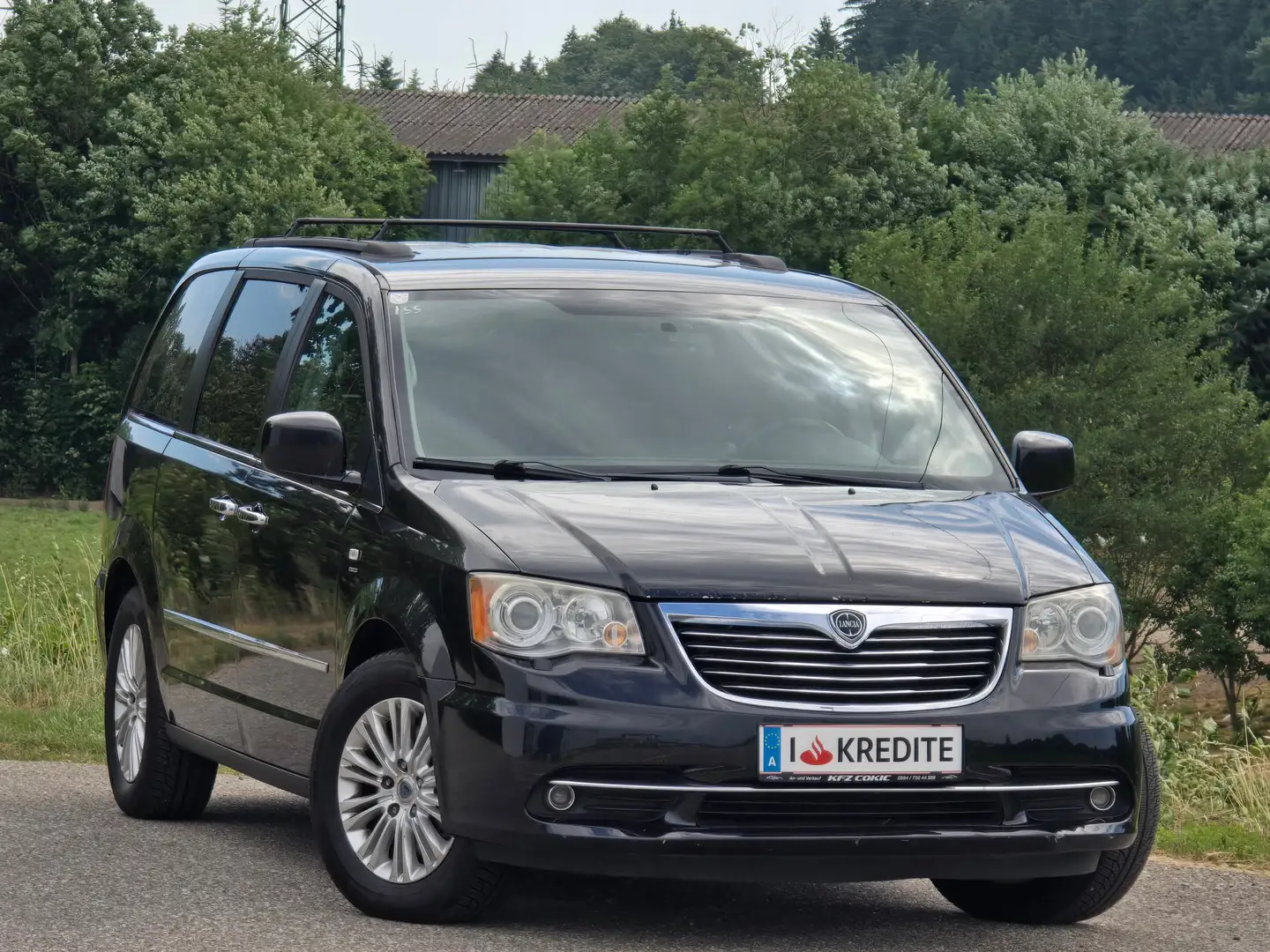 Lancia Voyager 2,8 CRD Gold Gold Top* Kredit* Automatik* 7 Sitzer Schwarz - 2