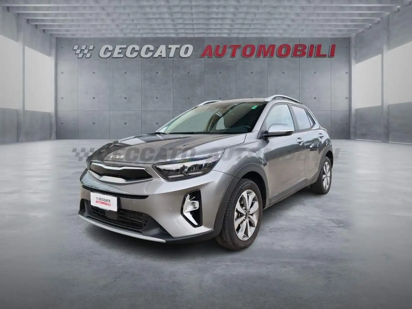 Kia Stonic Stonic 1.2 dpi Style 84cv Grijs - 1