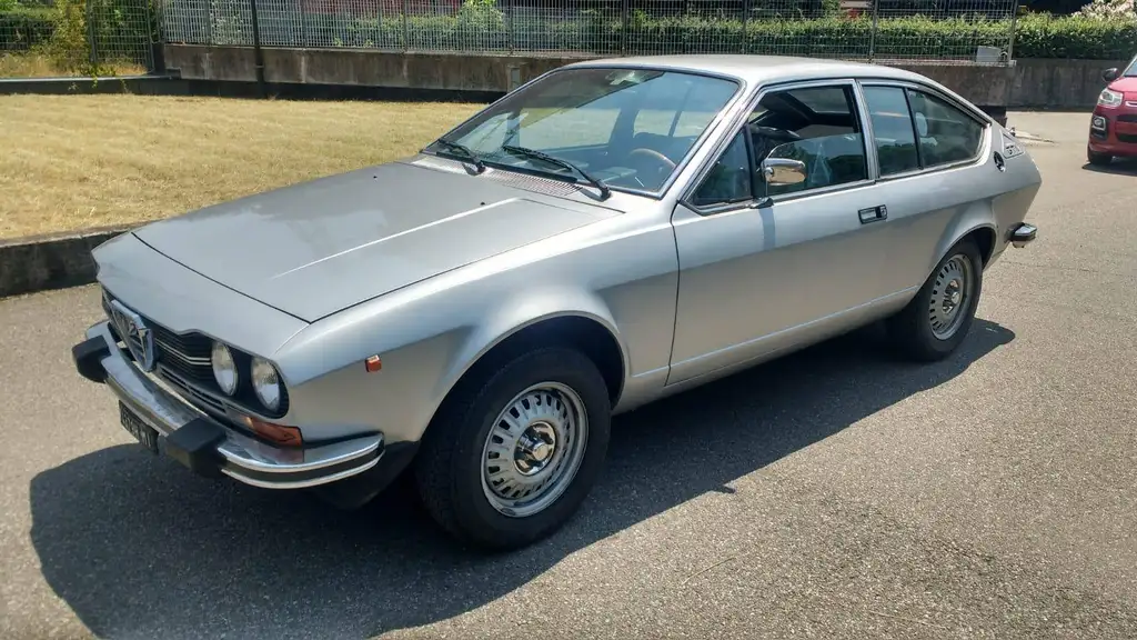 Alfa Romeo GTV 1980 из Европы — купить под ключ