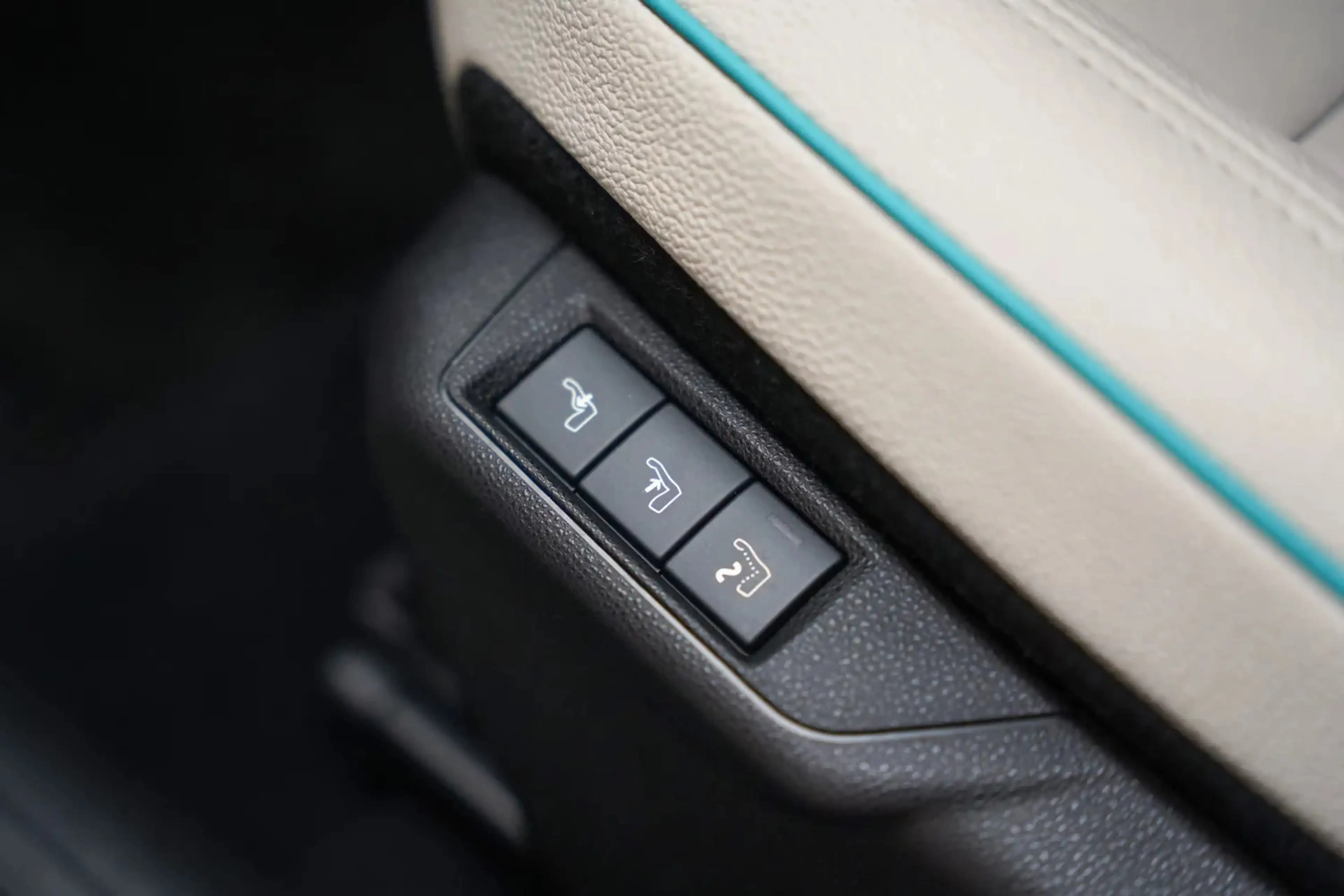 Fiat 600 600 e La Prima 54 kWh [ Navi Camera Apple / Androi — photo 14