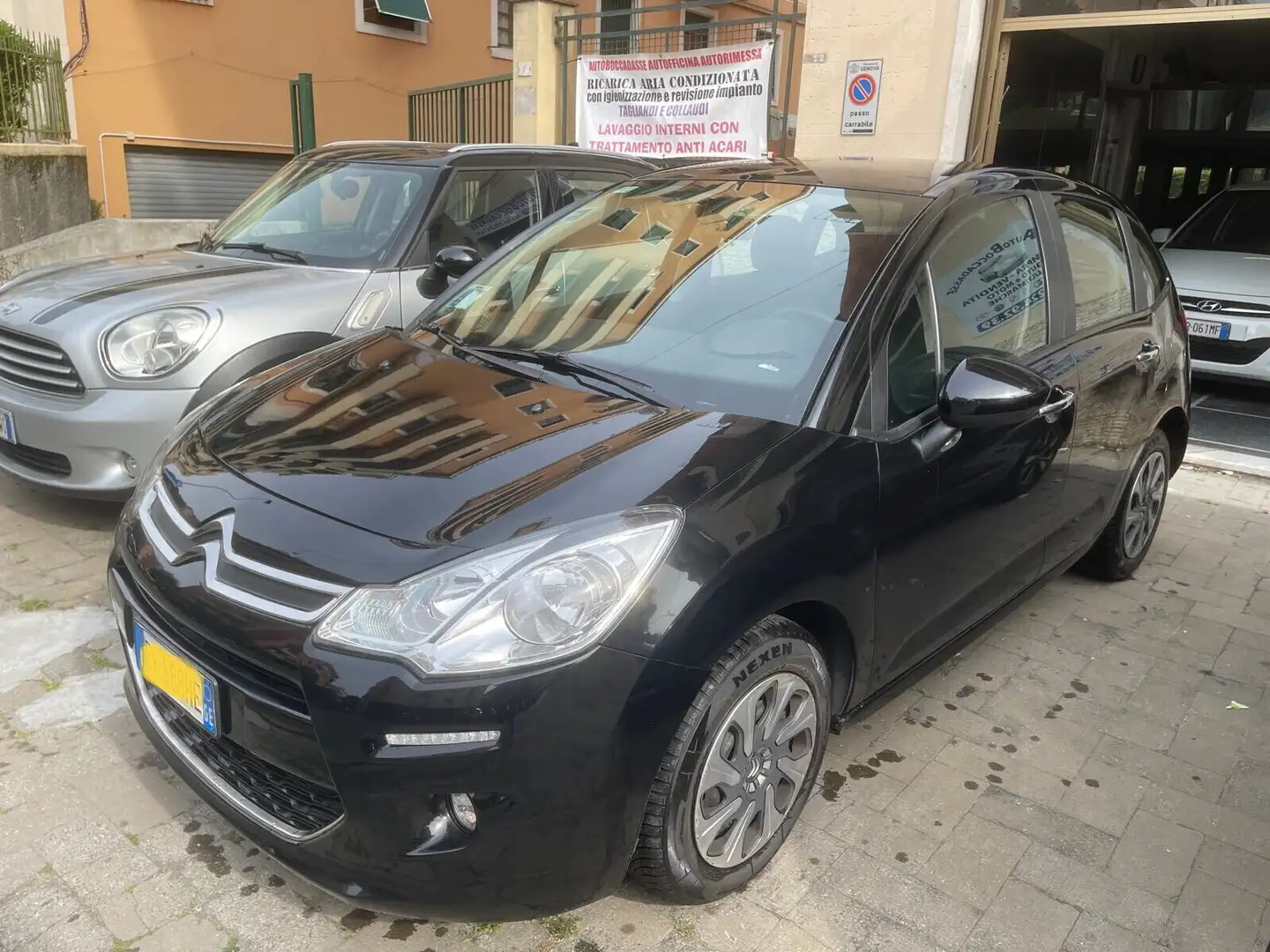 Citroen C3 PureTech 82 Exclusive Negro - 2