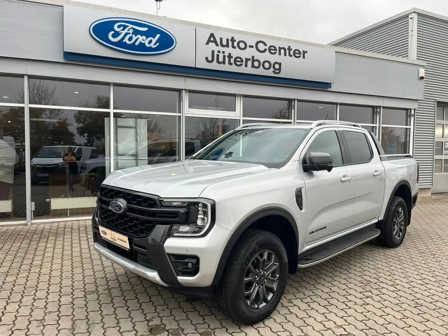 Ford Ranger *Wildtrak*e-4WD*Doppelkabine*AHK*Rollo* Ezüst - 1