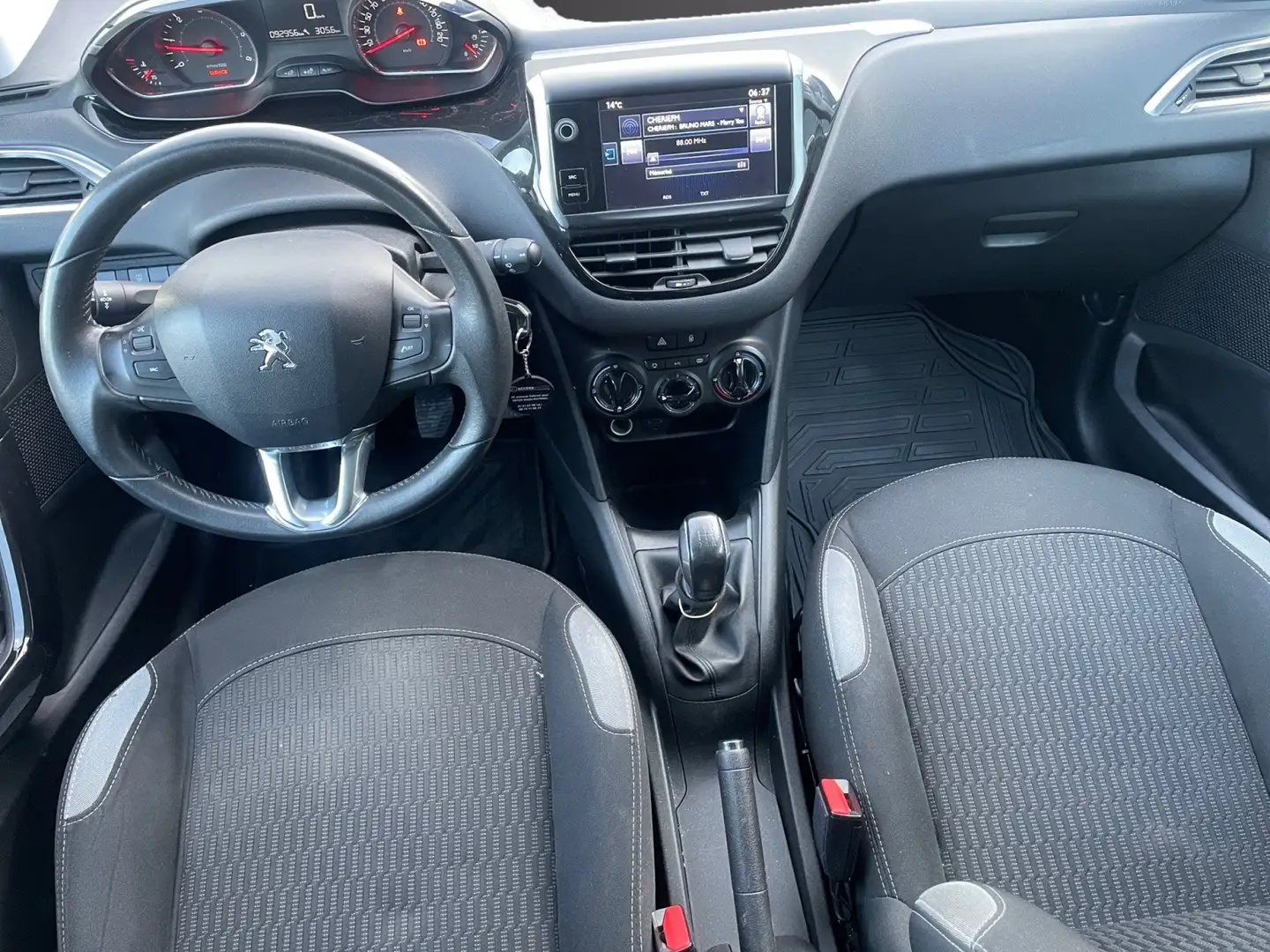 Peugeot 208 208 1.4 HDi 68ch BVM5 Style Noir - 2