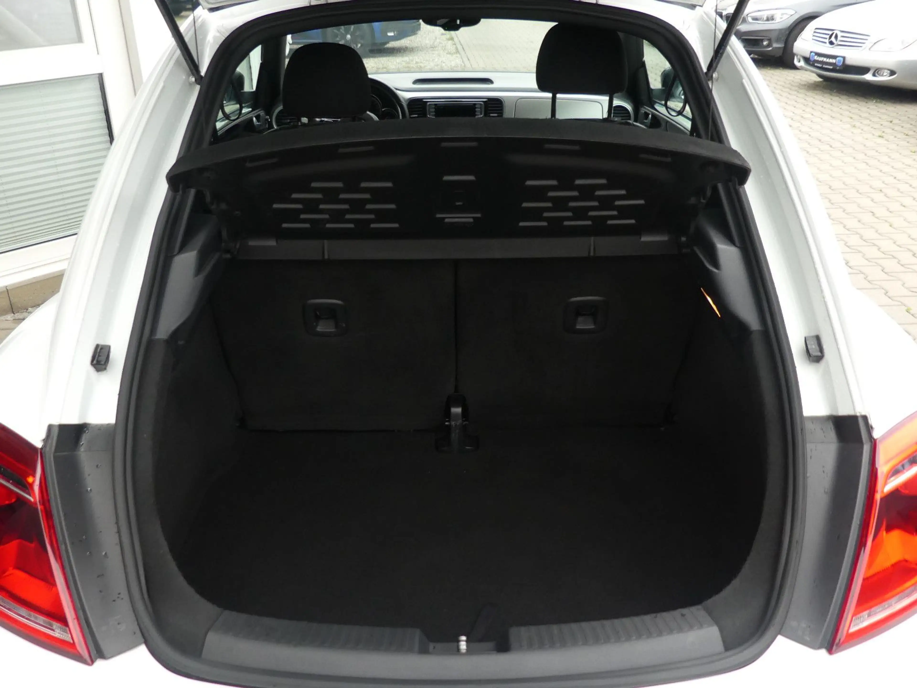 Volkswagen Beetle Käfer Club Design PDC Navi Tempo 2. Hand — photo 7