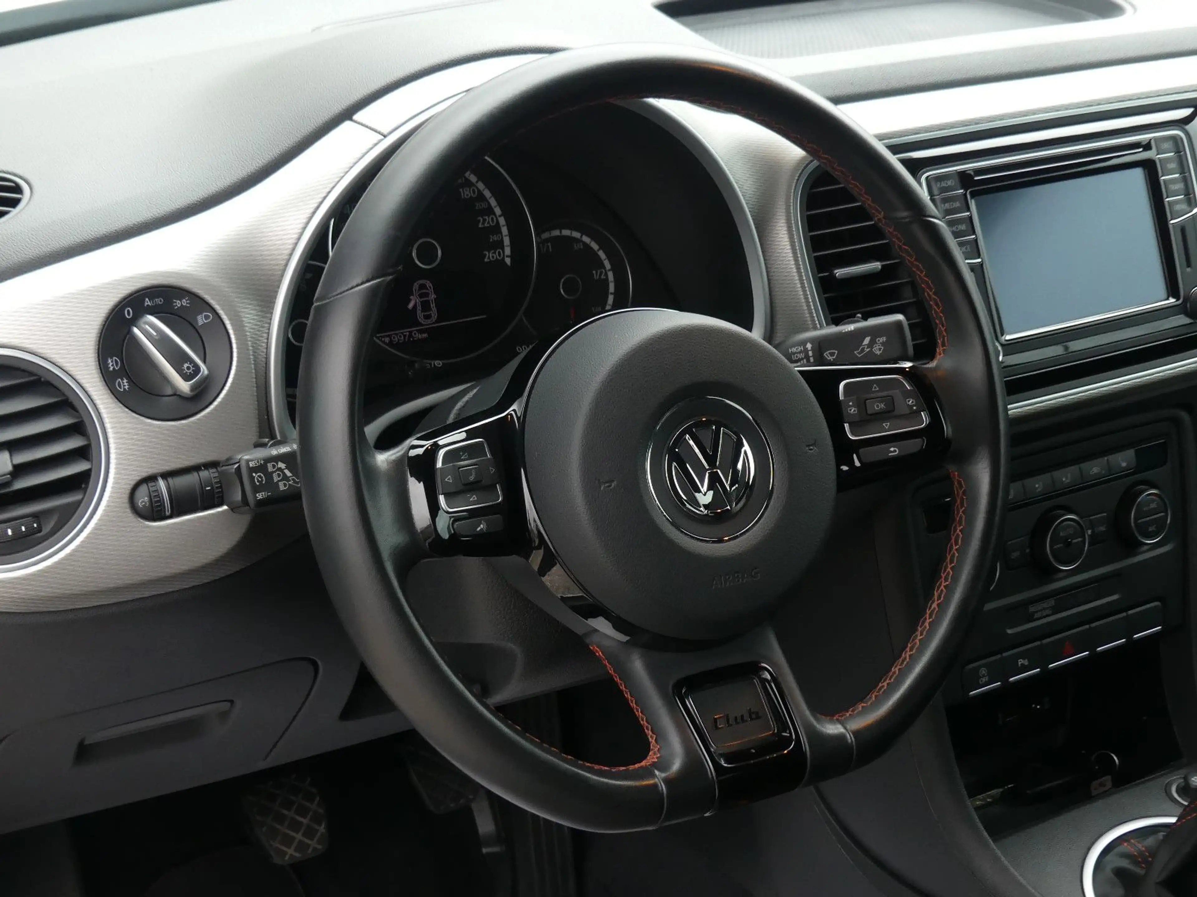 Volkswagen Beetle Käfer Club Design PDC Navi Tempo 2. Hand — photo 12
