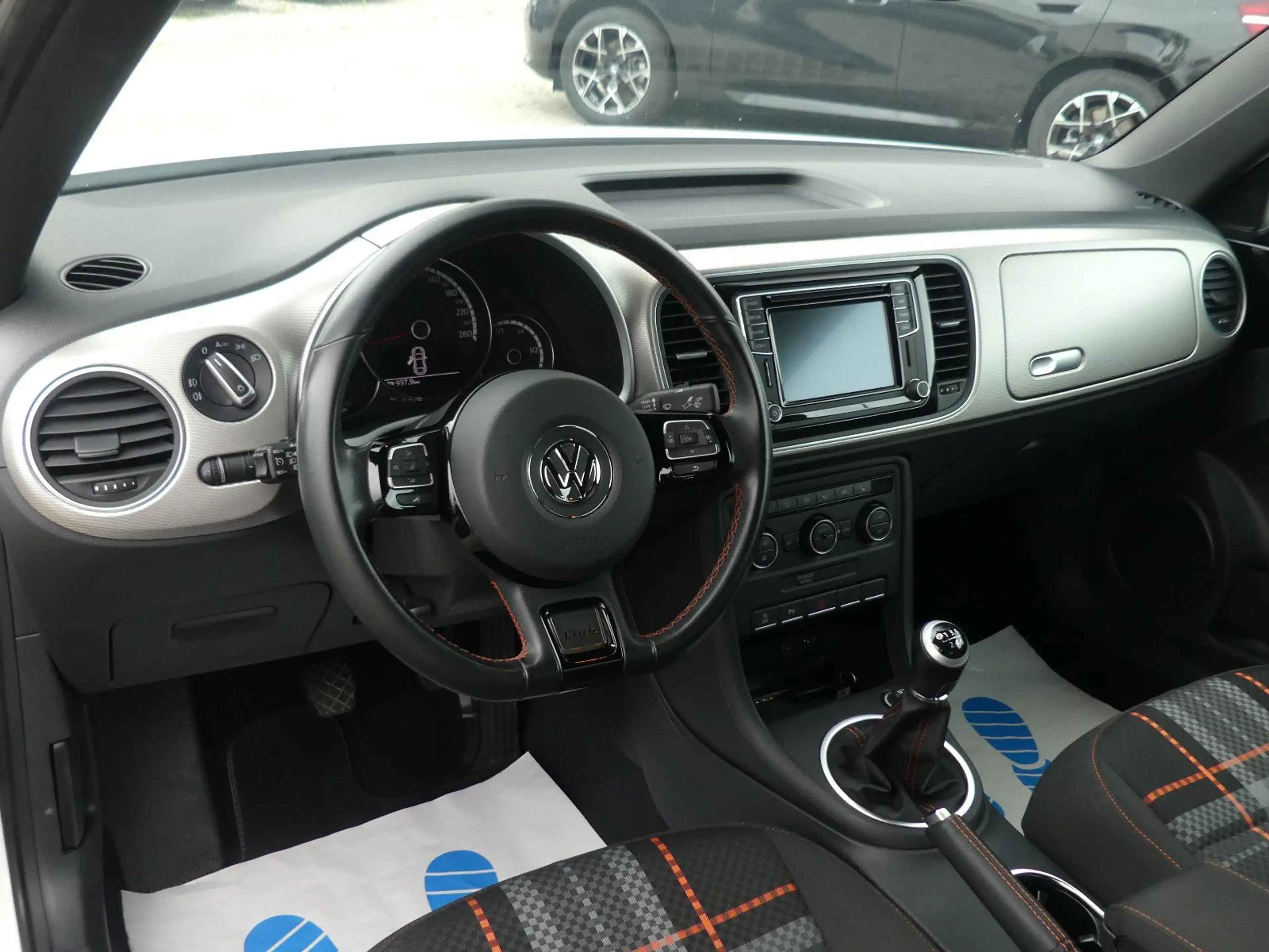 Volkswagen Beetle Käfer Club Design PDC Navi Tempo 2. Hand — photo 13
