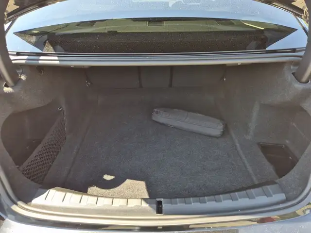 BMW 3 Series view 12