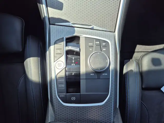 BMW 3 Series view 10
