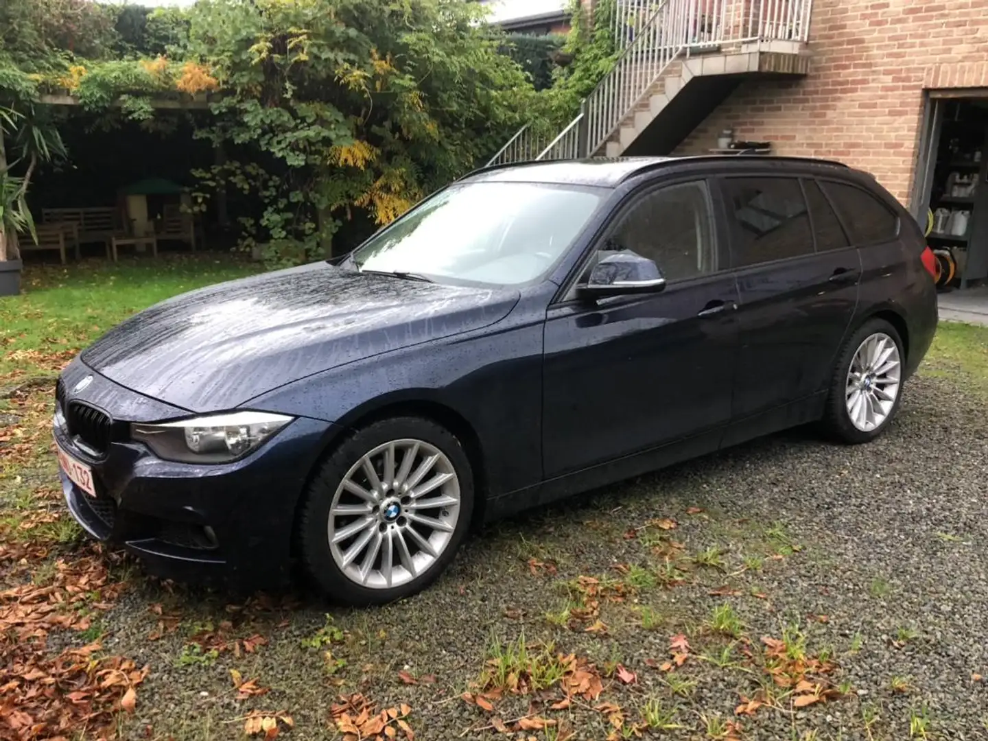 BMW 318 Touring 318 d Bleu - 1