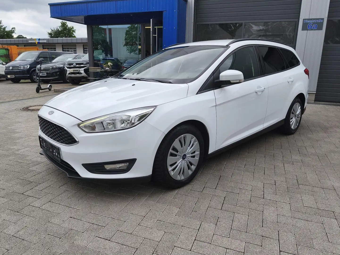 Ford Focus Turnier Navi/Kam/SHZ/LHZ/Bluetooth Bianco - 1