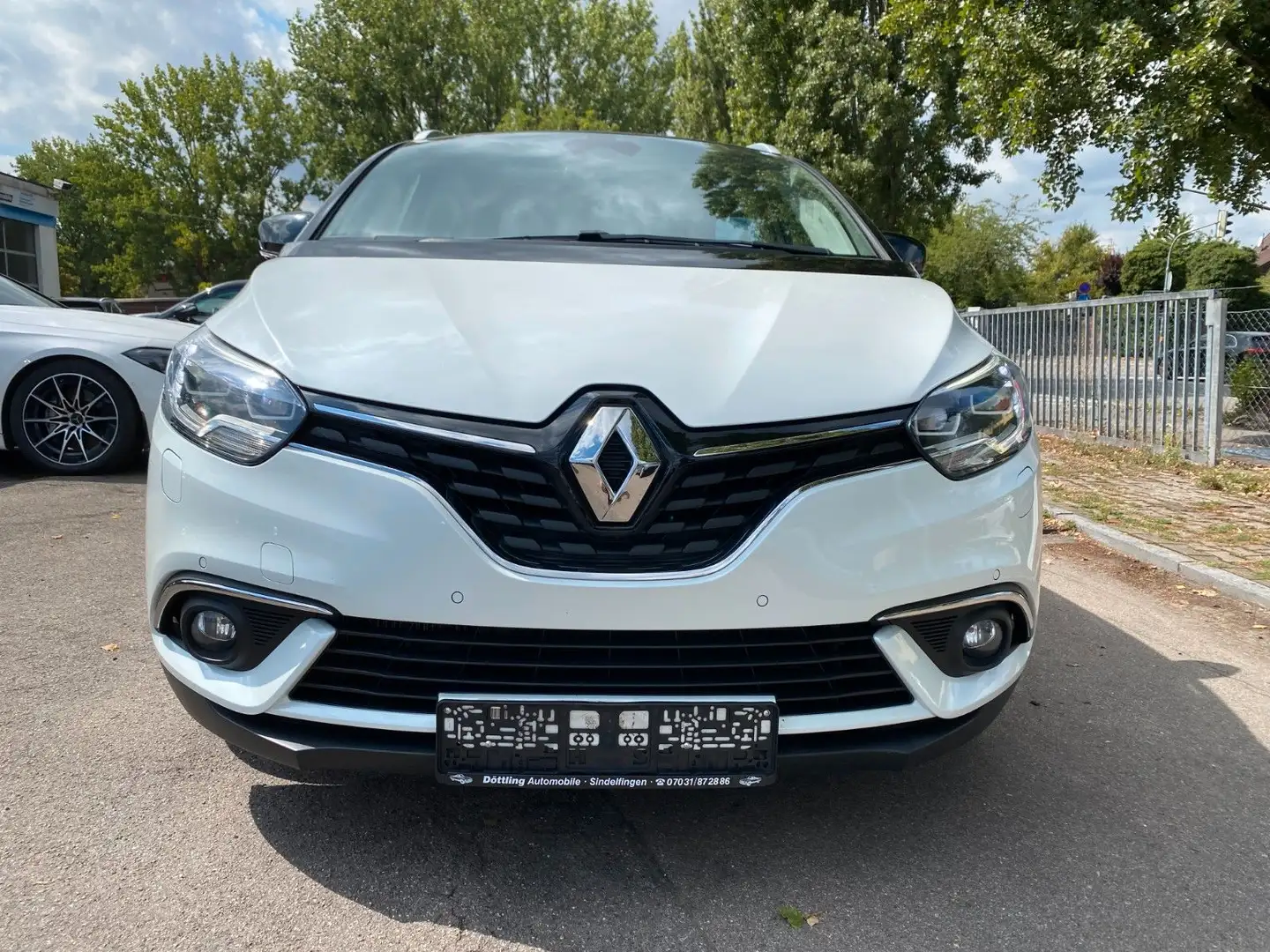 Renault Grand Scenic IV *Bose/AHK/20"/LED/ACC/Pano/HuD* Schwarz - 1