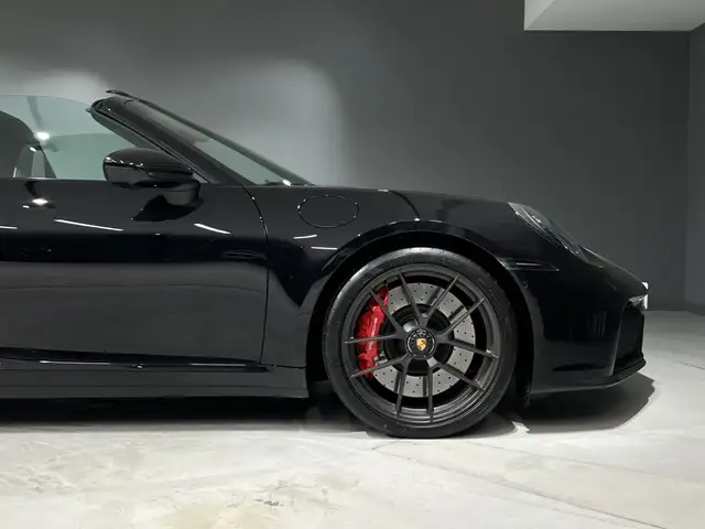 Porsche 911 view 14