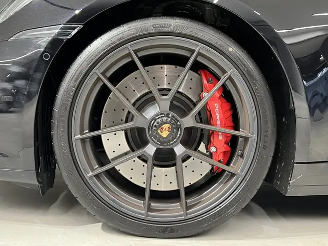 Porsche 911 view 12