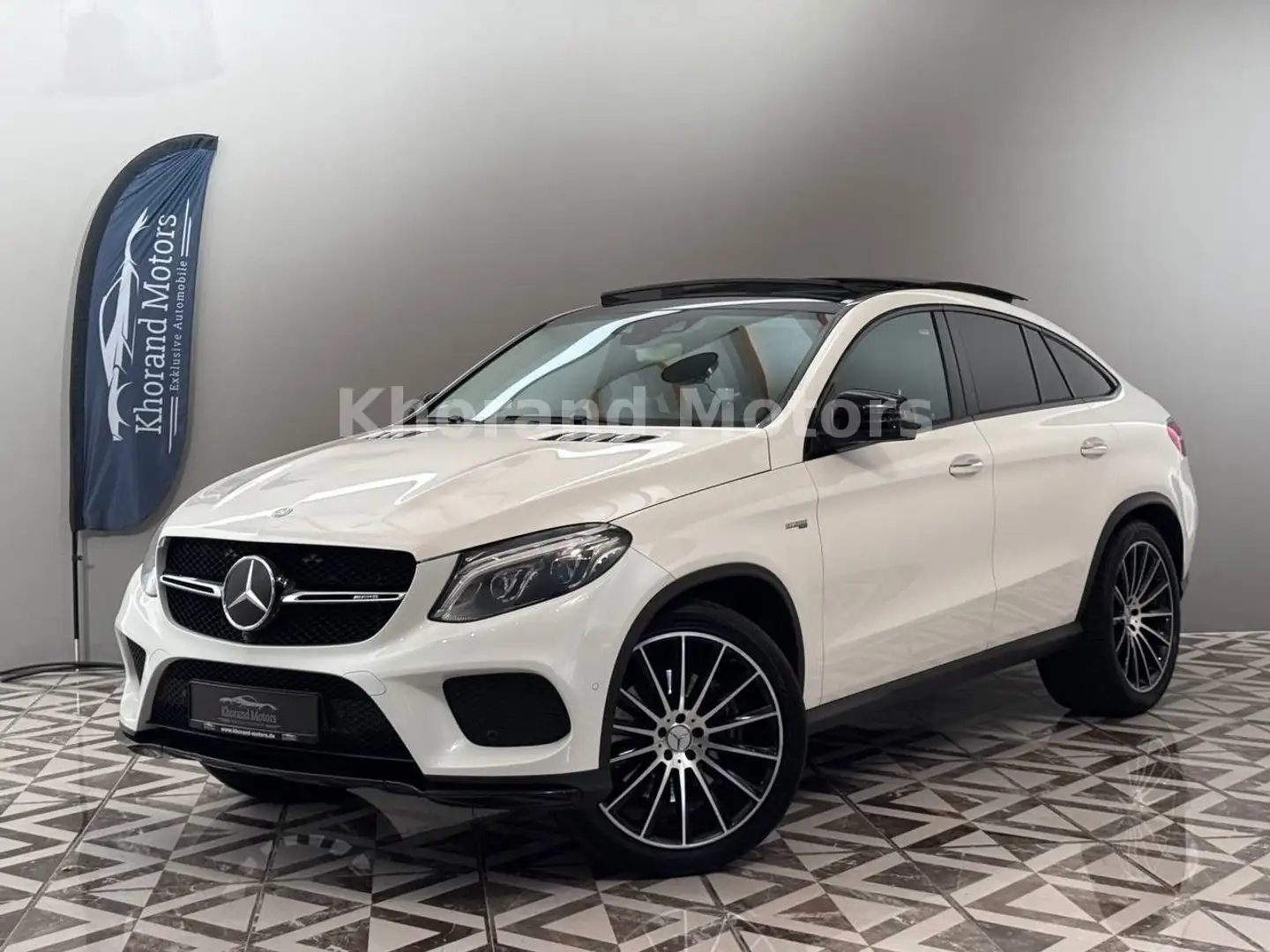 Mercedes-Benz GLE 43 AMG GLE Coupe 43 AMG Night-Paket Sonderausstattung Blanc - 1