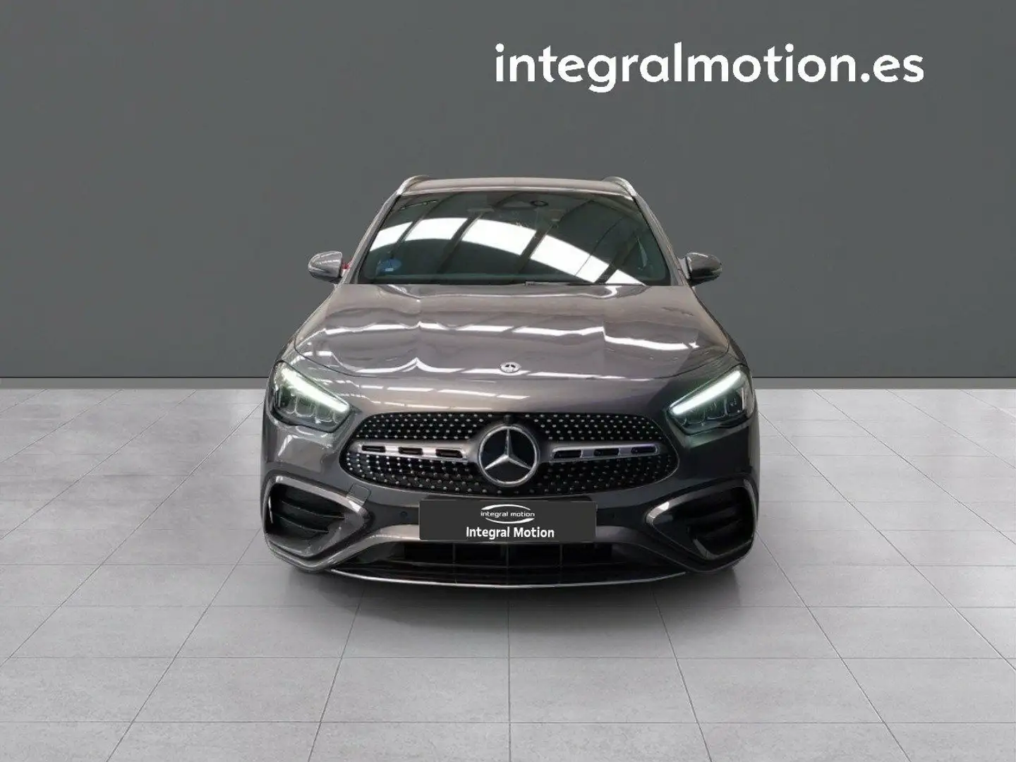 Mercedes-Benz GLA 45 AMG 4Matic 7-DCT Grau - 2