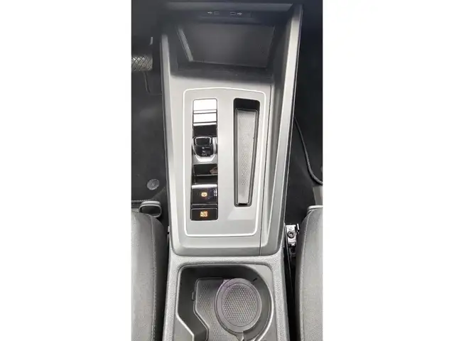 Volkswagen Golf view 8