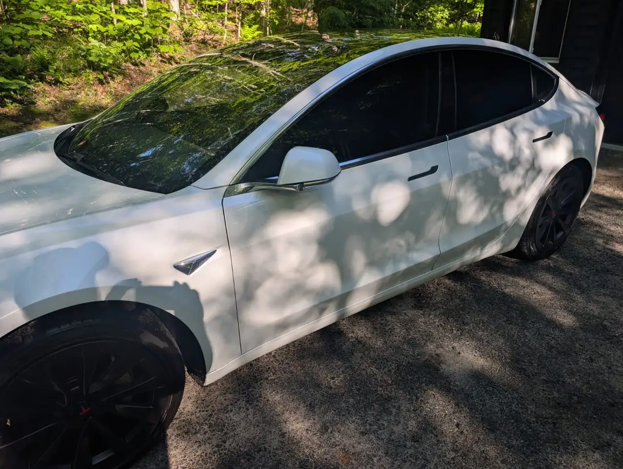 Tesla Model 3 снимка Tesla Model 3
