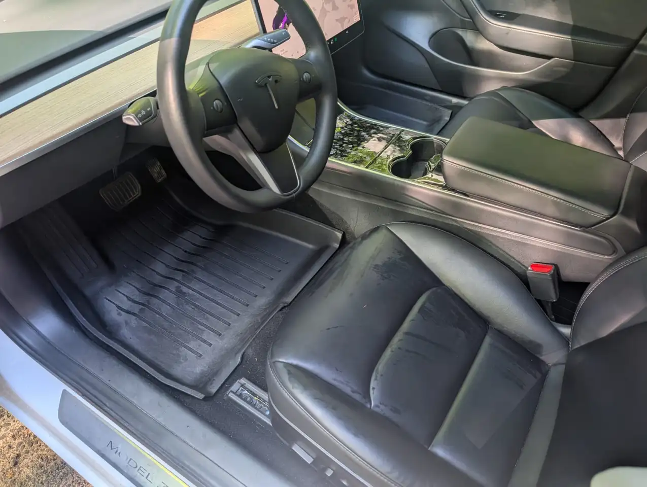 Tesla Model 3 снимка Tesla Model 3