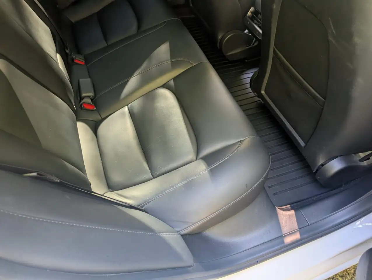 Tesla Model 3 снимка Tesla Model 3