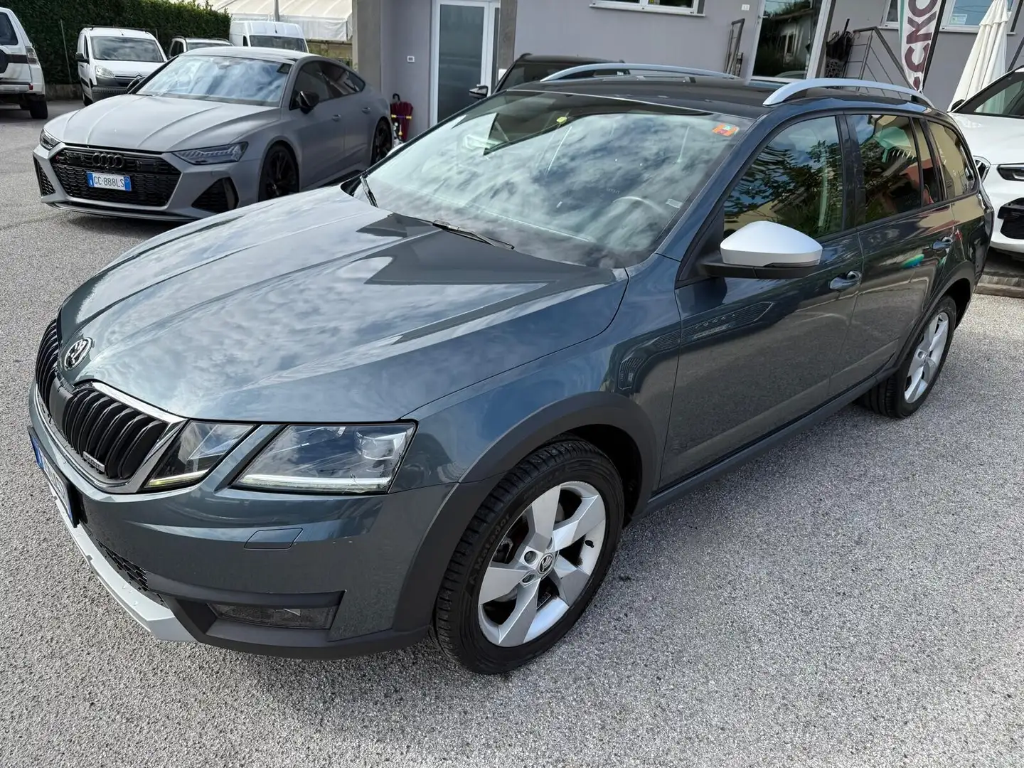Skoda Octavia Octavia 2.0 TDI SCR 184 CV DSG Wagon 4x4 Scout Grigio - 1