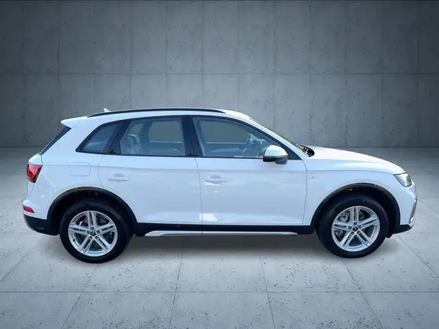 Audi Q5 view 6