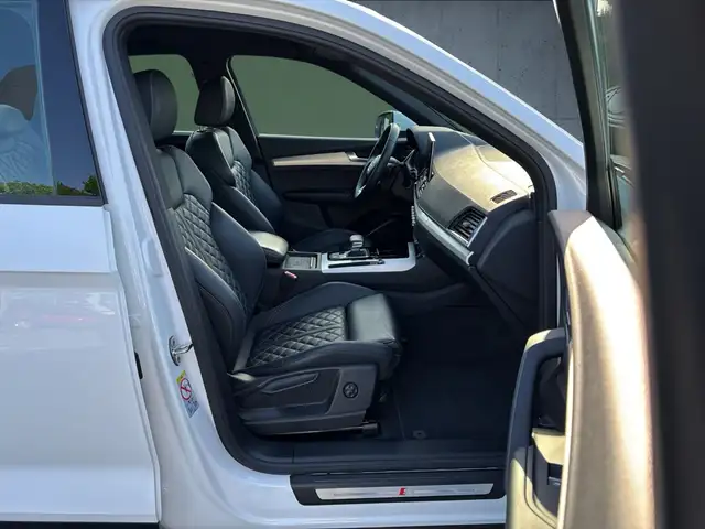 Audi Q5 view 15