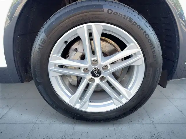 Audi Q5 view 7