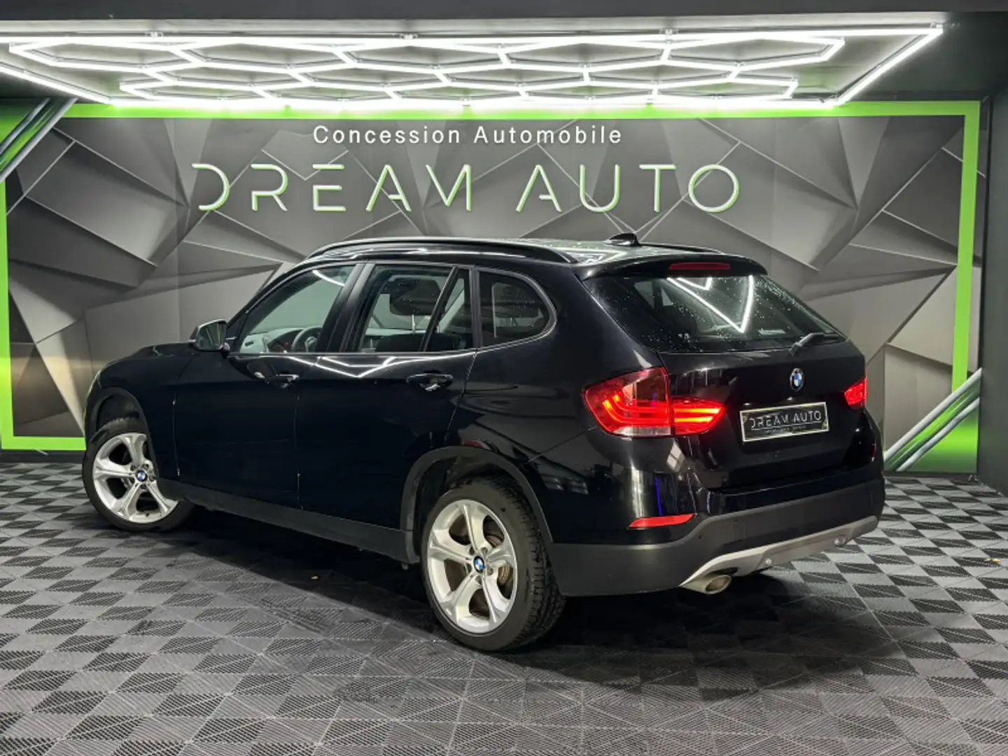 BMW X1 (E84) XDRIVE20D 184CH LOUNGE PLUS Schwarz - 2