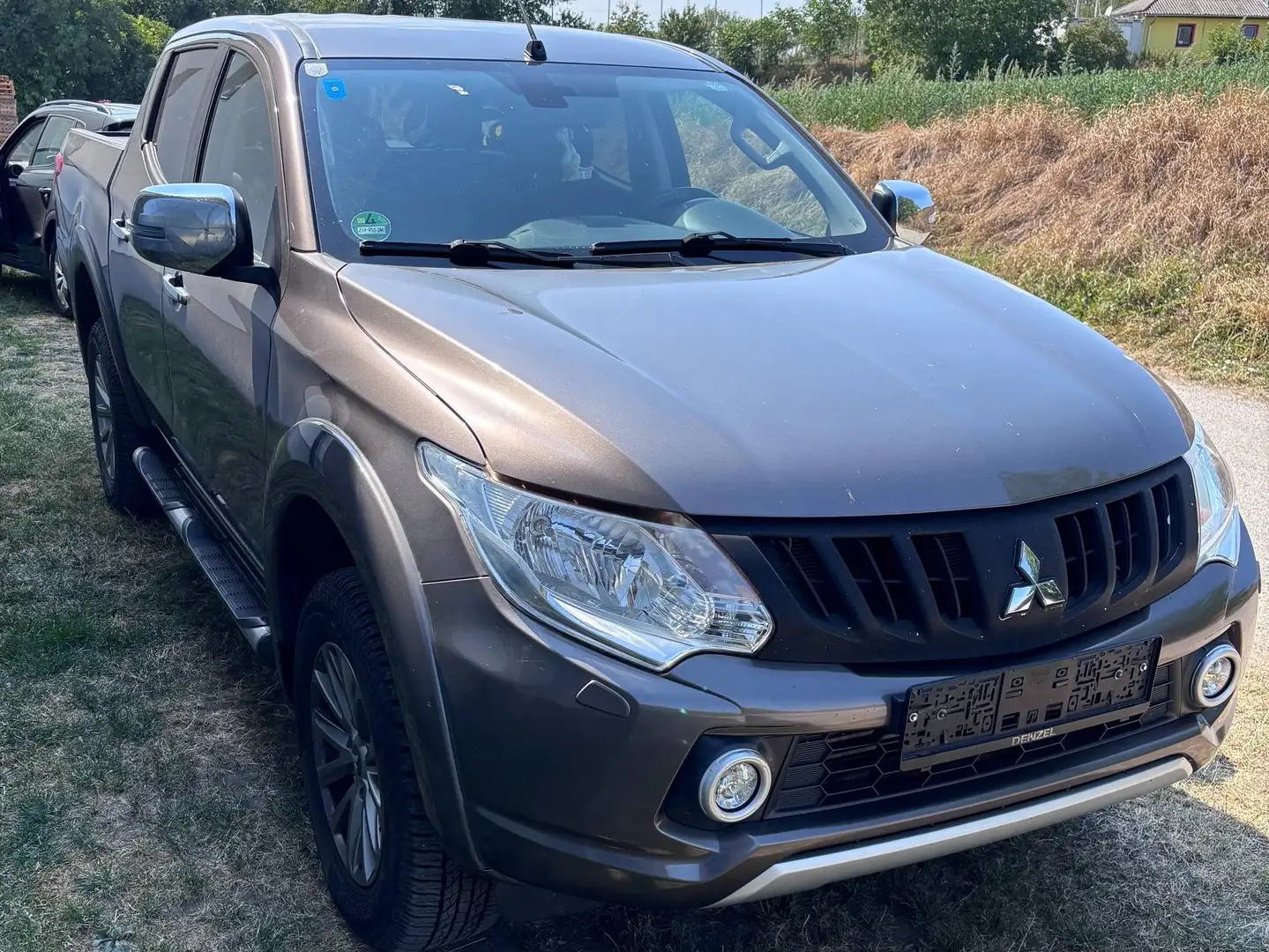 Mitsubishi L200 L 200 2,4 DI-D 4WD Doppelkabine Intense Intense Grau - 1