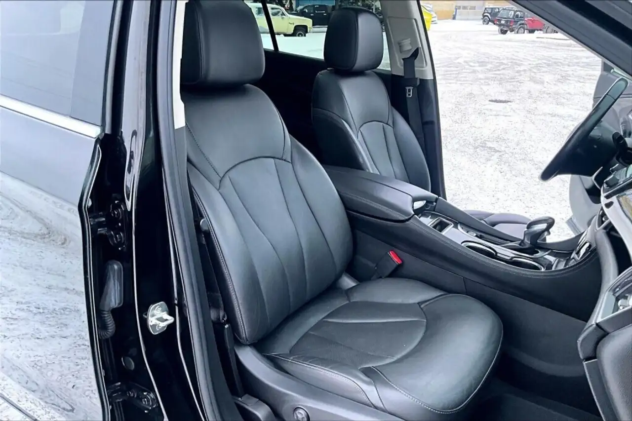 Buick Envision photo Buick Envision