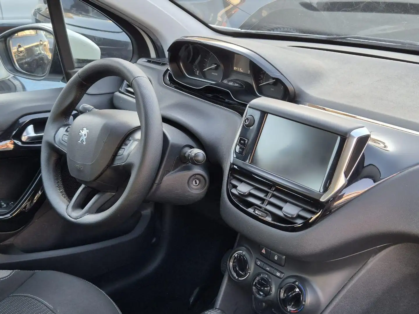 Peugeot 208 BlueHDi 75 S&S 5p. Active Blanc - 2
