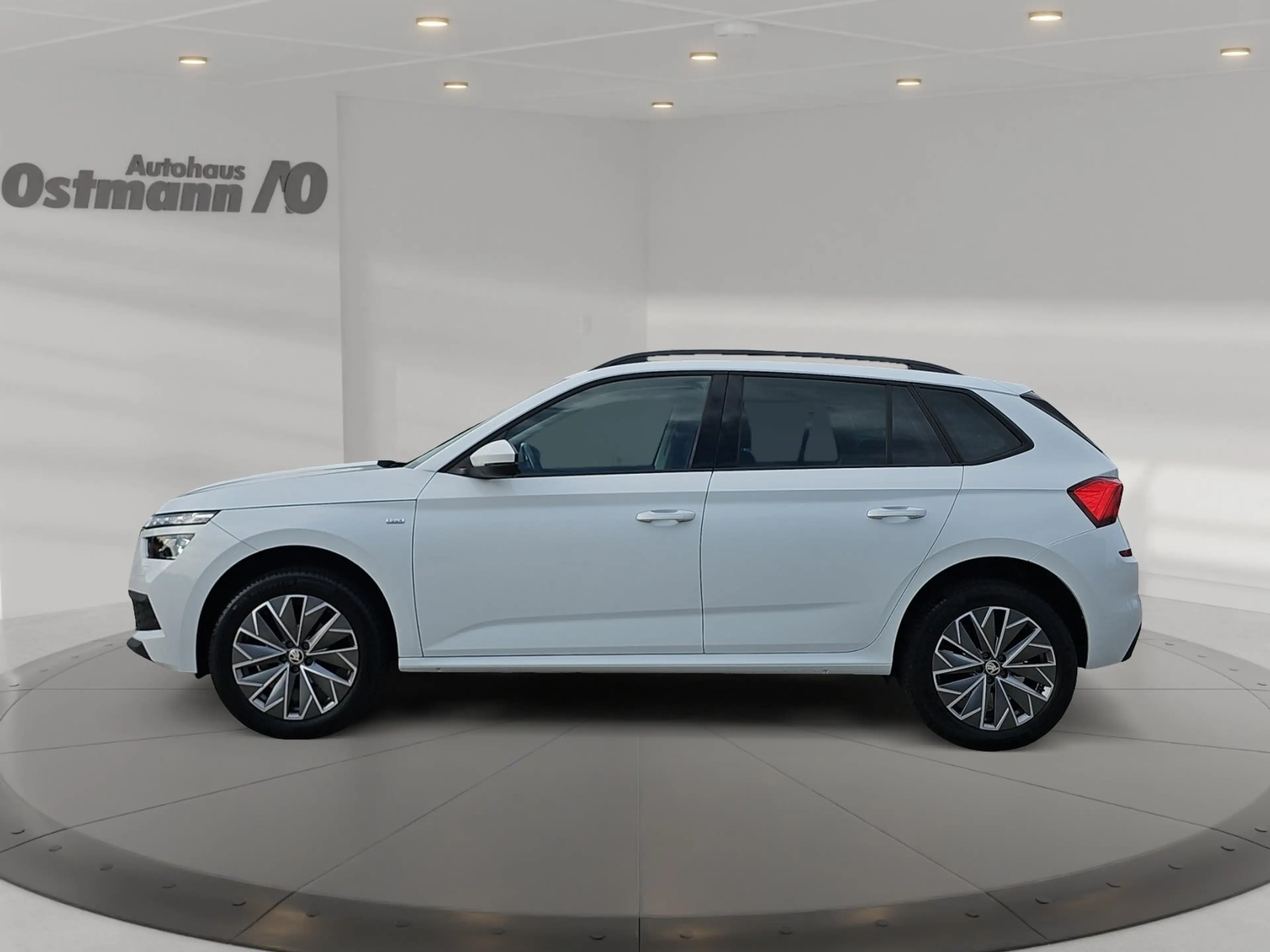 Skoda Kamiq Tour 1.0 TSI CarPlay LED SHZ — photo 2