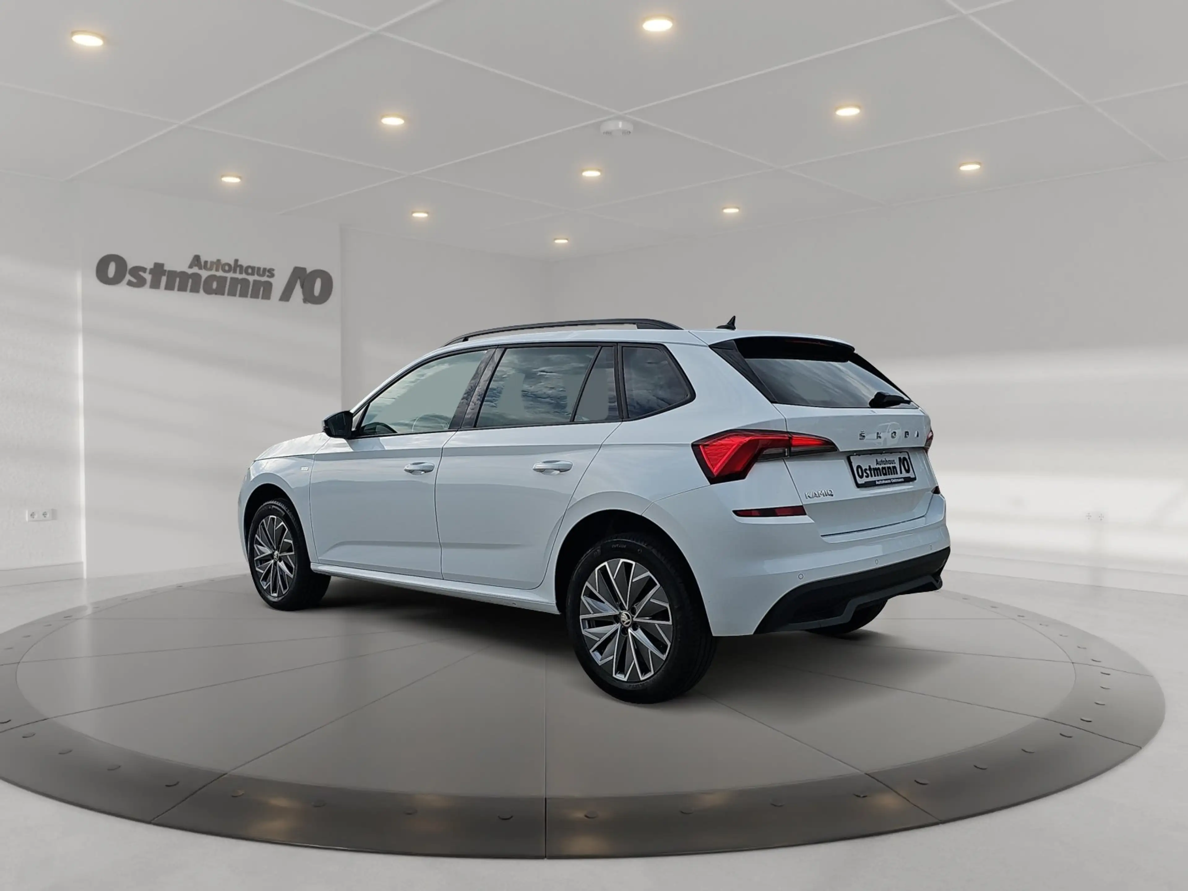 Skoda Kamiq Tour 1.0 TSI CarPlay LED SHZ — photo 3
