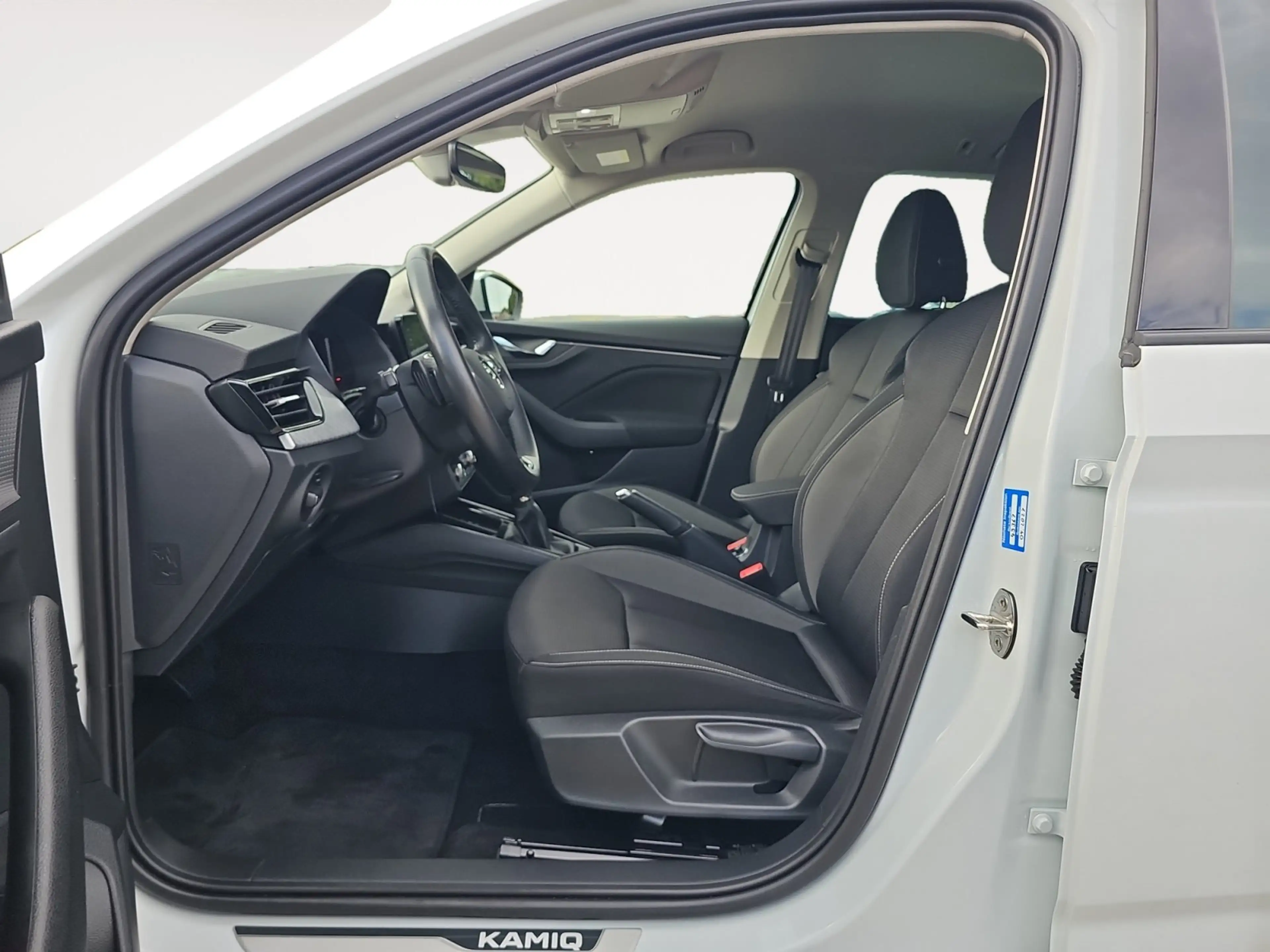 Skoda Kamiq Tour 1.0 TSI CarPlay LED SHZ — photo 7