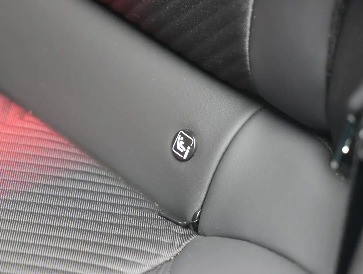 Alfa Romeo Junior 2025 — фото 15