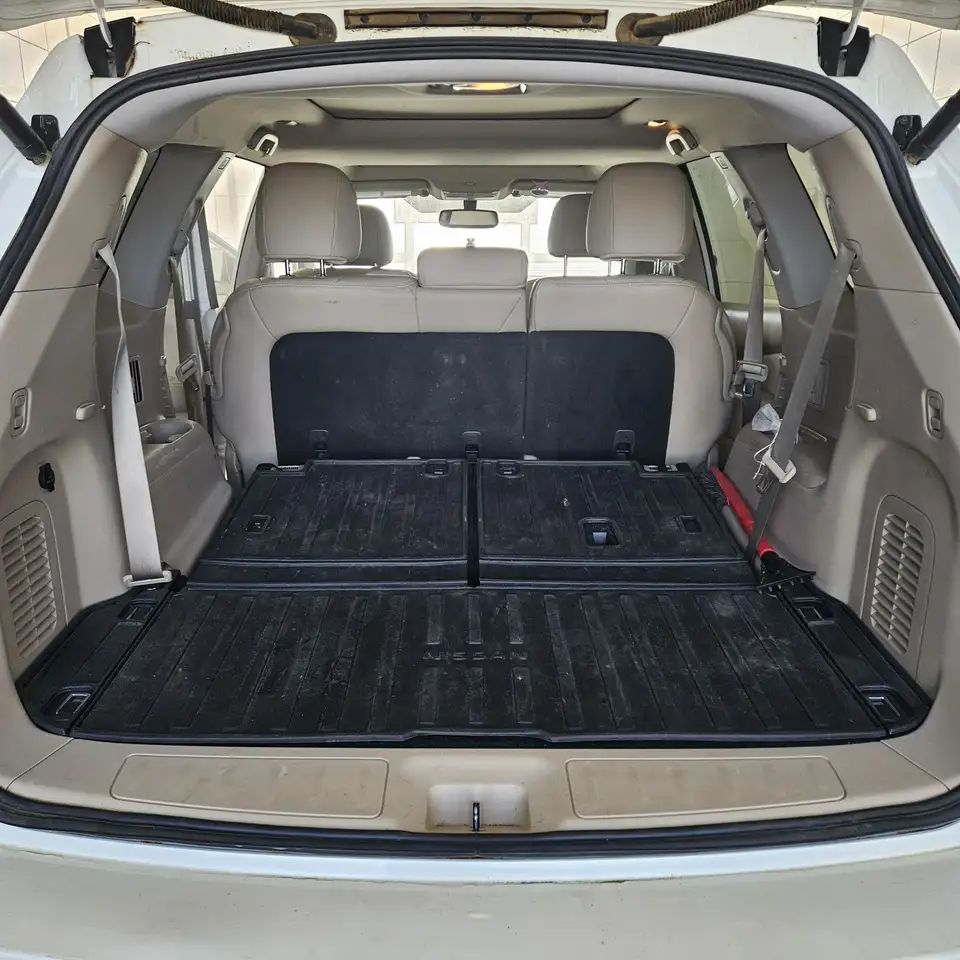 Nissan Pathfinder снимка Nissan Pathfinder